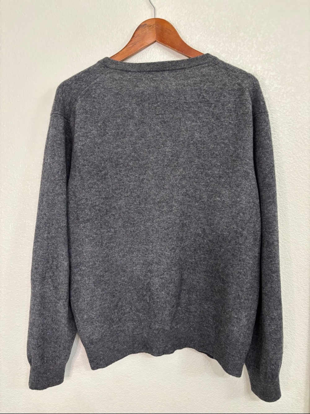 Lorenzo Uomo Charcoal Grey 100% Cashmere V-Neck Sweater Size L Quiet Luxury - Picture 3 of 9
